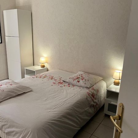 Appartement T2 Avec Terrasse Centre Ville D'Aix En Provence آيكس أومبروفينس المظهر الخارجي الصورة