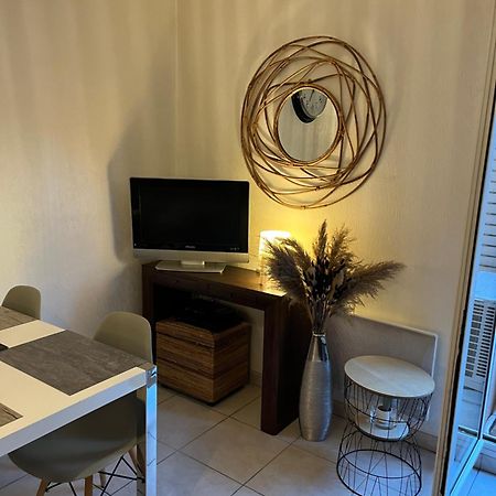 Appartement T2 Avec Terrasse Centre Ville D'Aix En Provence آيكس أومبروفينس المظهر الخارجي الصورة